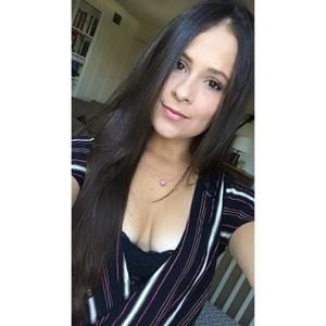 Meet your Posher, Alejandra